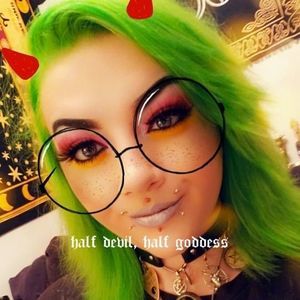 Meet your Posher, Darcy